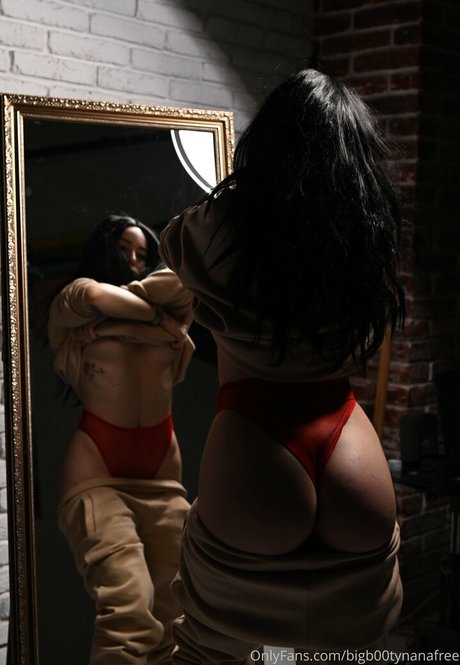 bigb00tynanafree pornographic star image