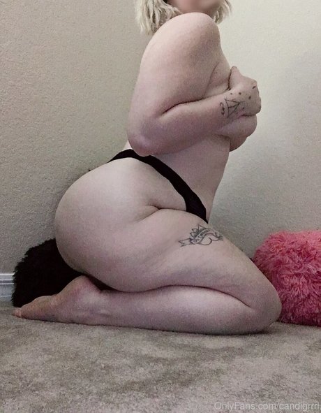 kirbyxx naked model picture