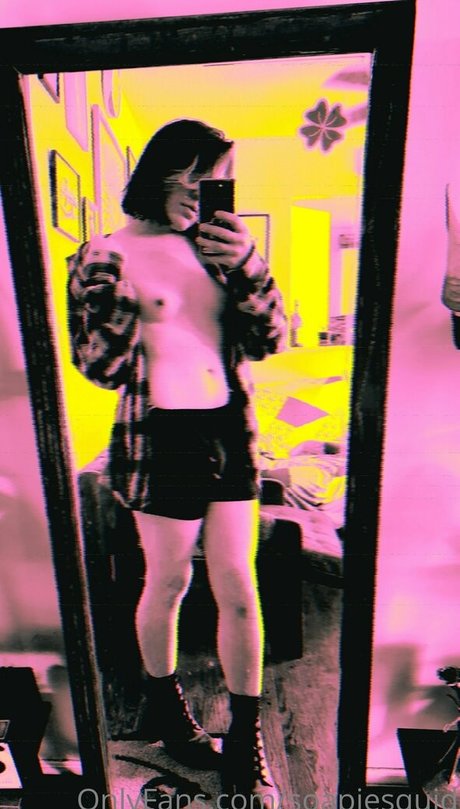 soapiesquid sexy star pics
