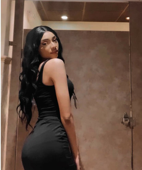 Ariel Stone star high quality pic