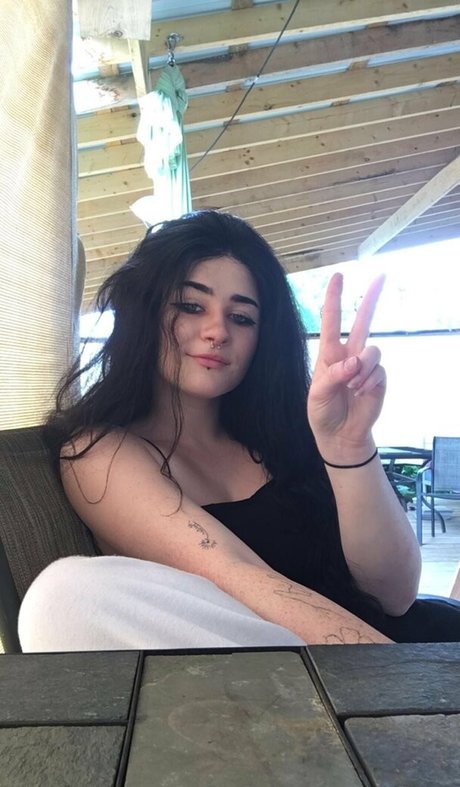 veeginas high quality actress pictures