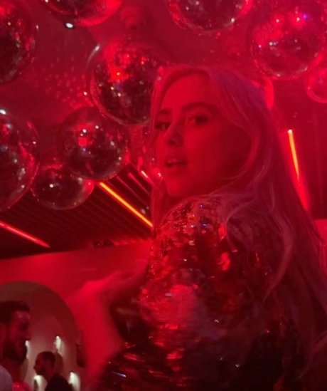 Kathryn Newton nude pornstar pics