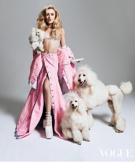 Kathryn Newton high quality model img