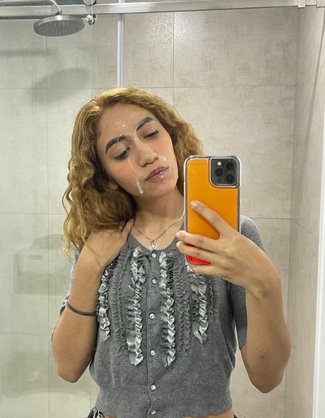 artemiscarmona pornstar pretty picture