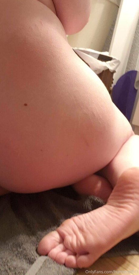 hunnyrabb1t pornographic star image