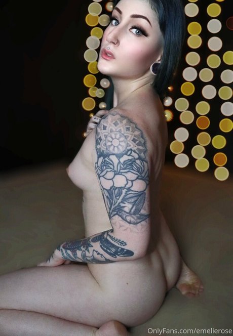 sinisterlilith nude pornstar image