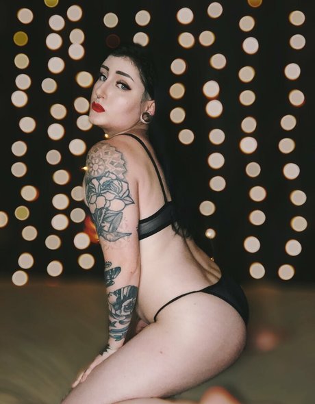 sinisterlilith pornstar erotic picture