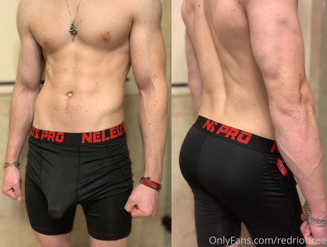 redriotfree model pornographic photo