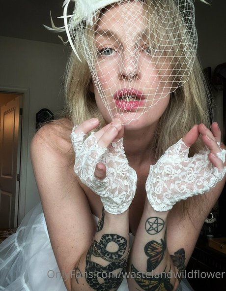 wastelandwildflower nice model photos