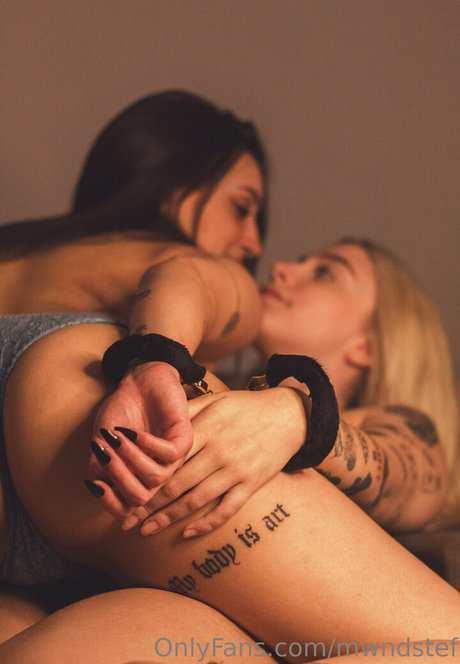 mwndstef nude model galleries