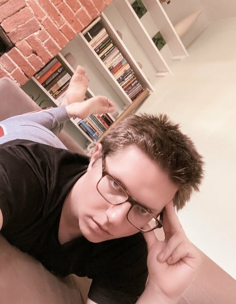 softboyfeetx star naked photo