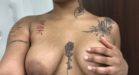 Tay1our beautiful pornstar photo