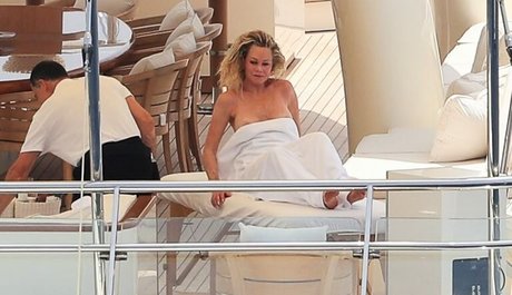 Melanie Griffith sexy star images