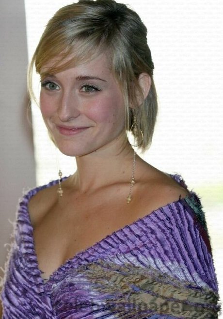 Allison Mack model pretty photo
