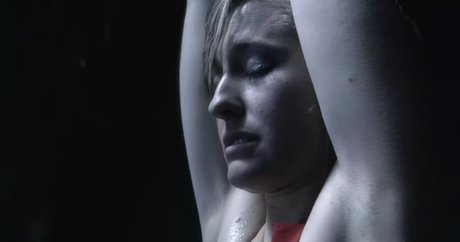 Allison Mack sex star img