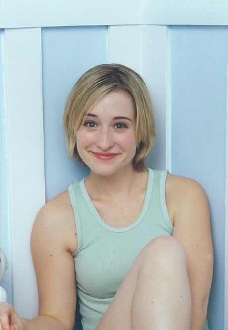 Allison Mack nudes model photo