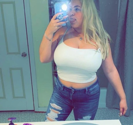 Amberly hot actress pictures