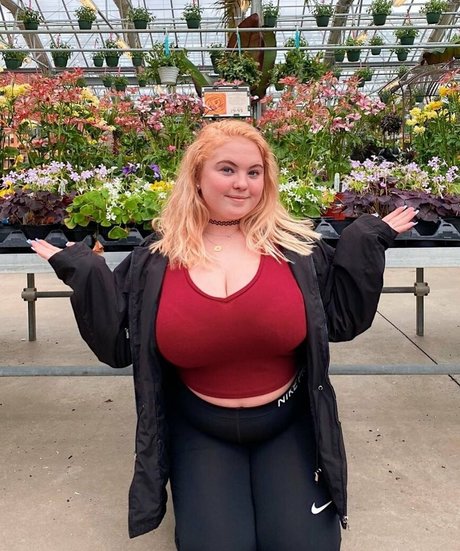 Amberly art model pictures