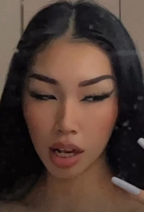 Kamilla Wong model sex picture