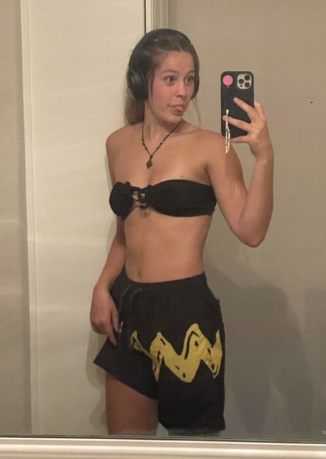 Peyton Coffee adult actress picture