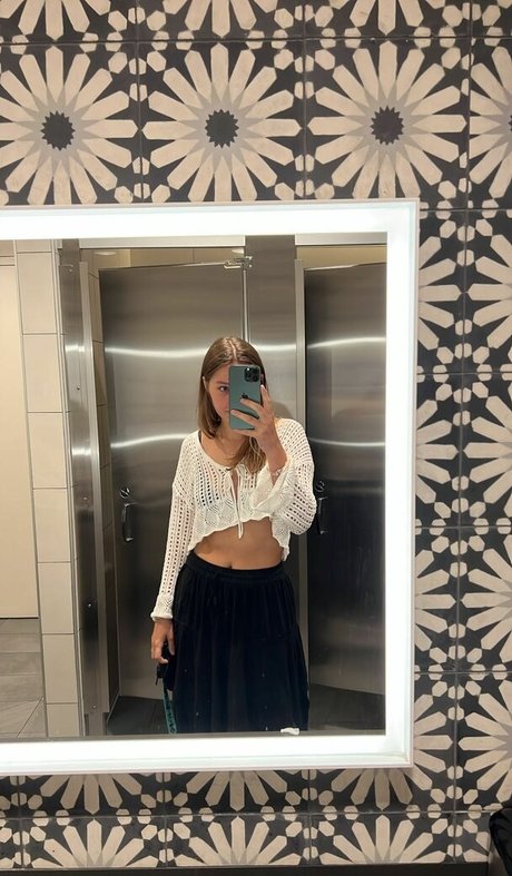Peyton Coffee hot model photos