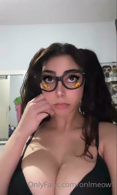 onlmeow1 star pornographic pics