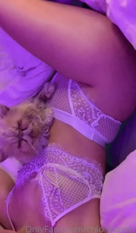 brunette petite onlyfans nudes picture