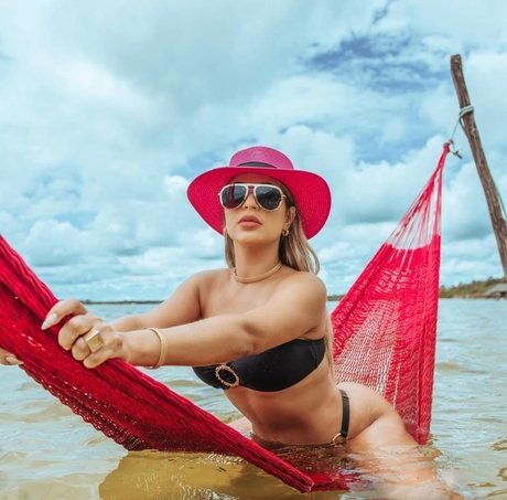 Deolane Bezerra nude model images