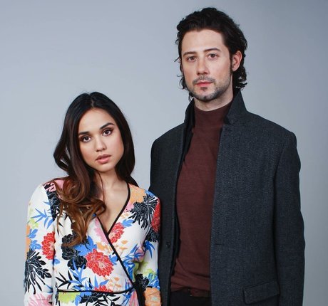 Summer Bishil pretty actress img