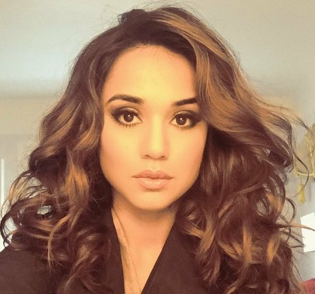 Summer Bishil perfect actress pic