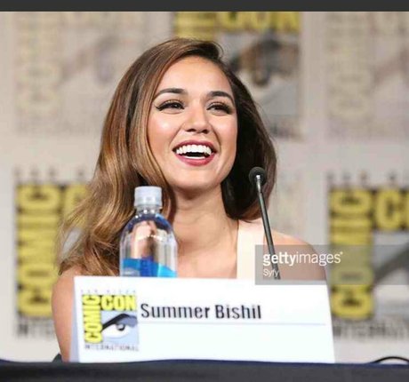 Summer Bishil star pictures