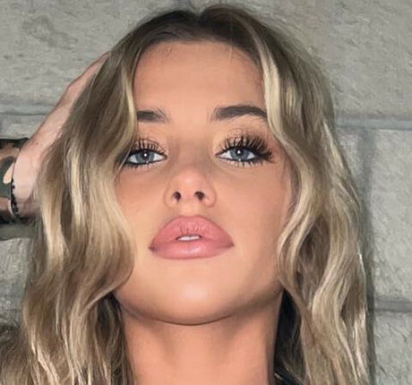 Elle Danjean model adult photos