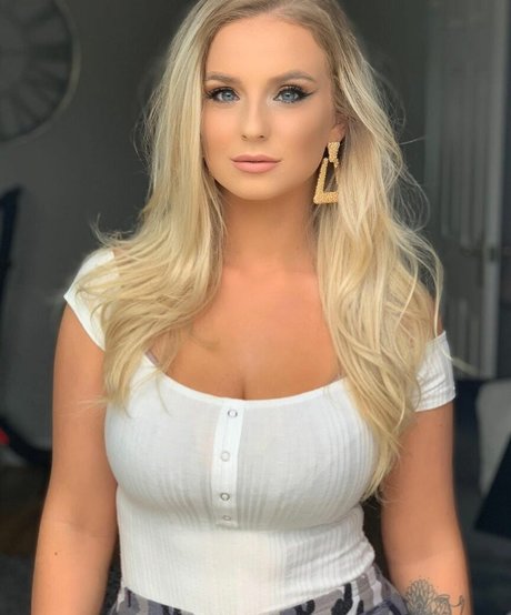 Hollie Sparrow star xxx photos