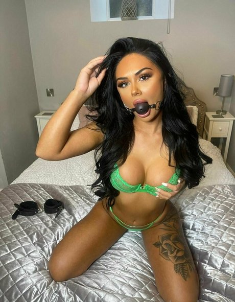 Lisabrowlandsx hot actress photos