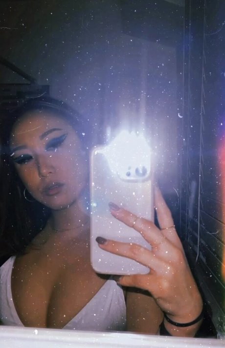 thesharonkim porn model picture