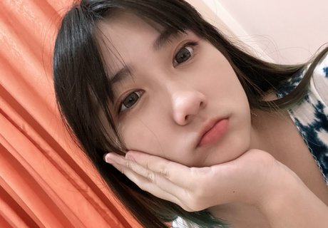 Dea Marella hot actress photo