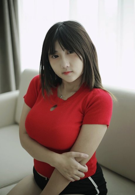 Dea Marella pretty actress picture