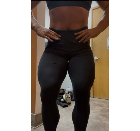 Tay Bae perfect actress pictures