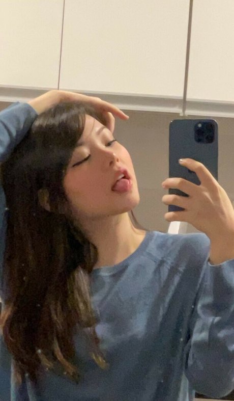 Julia Nakamura pretty model gallery