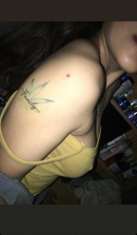 Suniebae adult model pics