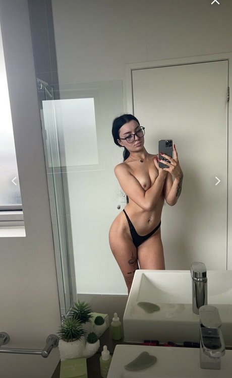 Mary Juana star top picture