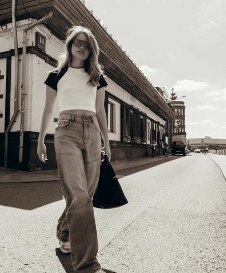 Daria Tyazkhun pornstar art pic