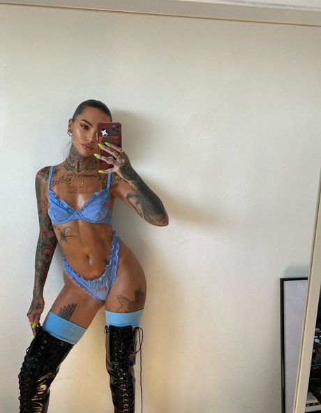 Foxillaaa pornstar erotic pics