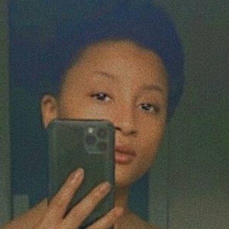 Alyssa Maxwell star top photo