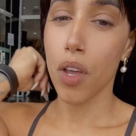 MC Naninha hot star img