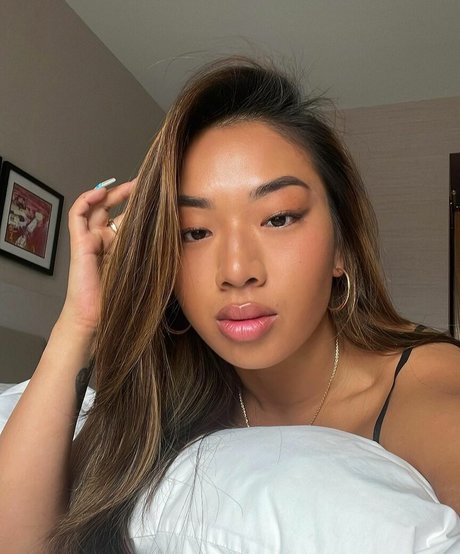 Kimberly Nguyen nude model pictures