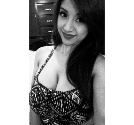 Alexandra Nicole art model picture