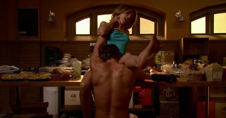 Julie Bowen star nude img