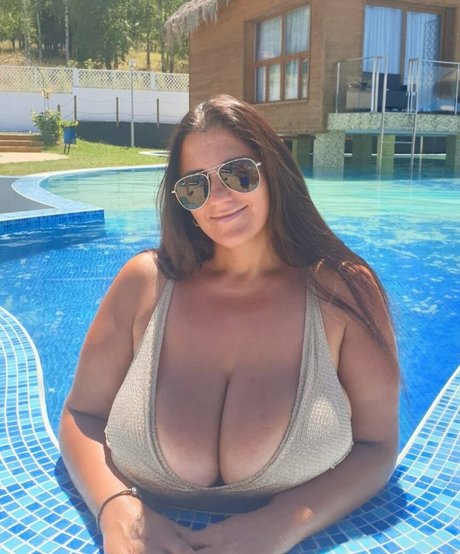 Blaga Sabeva model art gallery