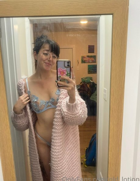 Lotion Wizard nudes star photo